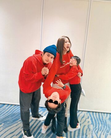 接送小確幸／獨家！神隊友各司其職　楊銘威、方志友分頭搞定兒女