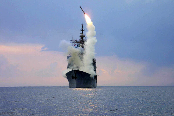 ▲▼戰斧陸攻巡弋飛彈（Tomahawk Land Attack Missile，TLAM）從導彈巡洋艦「喬治角號」（USS Cape St. George）上發射。（圖／路透）