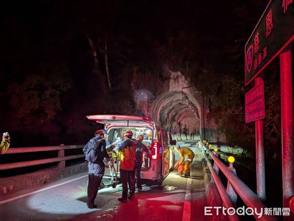 ▲▼警消透過基地台定位資訊於台8線慈恩橋下方處發現傷者。（圖／花蓮消防局提供，下同）