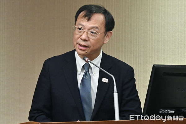 ▲▼衛福部長石崇良列席立法院衛環委員會備質詢。（圖／記者李毓康攝）