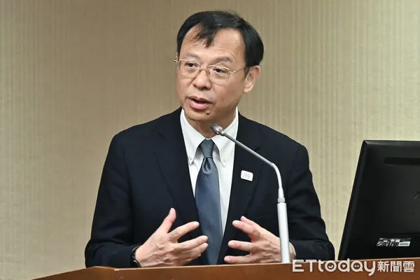 ▲▼衛福部長石崇良列席立法院衛環委員會備質詢。（圖／記者李毓康攝）