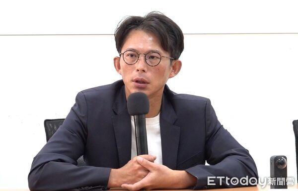 ▲民眾黨主席黃國昌13日回應鄭麗文政見會言論。（圖／記者黃國霖攝）