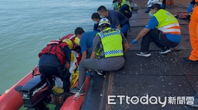 快訊/金門水頭碼頭「釣客落海」!趴臥卡涵洞內 脫困已明顯死亡