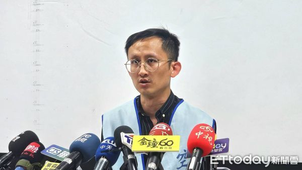 ▲▼桃園空服員工會秘書長說明長榮航空空服員猝逝 。（圖／記者呂佳賢攝）
