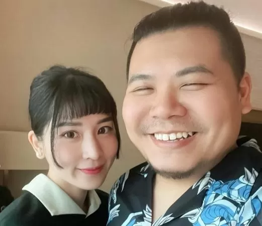 ▲YTR鐵牛空姐妻心碎！　1年前急性腎發炎服勤「機上痛到昏過去」。（圖／翻攝自IG／tingtinghanabii）