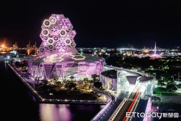 ▲▼ BLACKPINK週末降臨高雄開唱　陳其邁宣布6大地標亮粉紅燈應援。（圖／記者賴文萱翻攝）