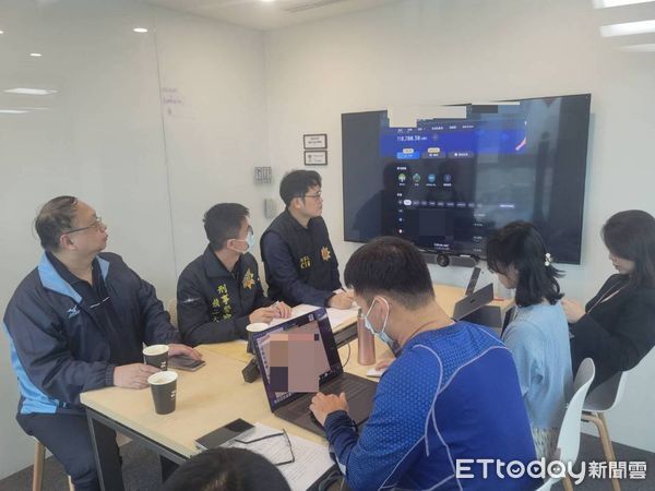 ▲刑事局偵二大隊會同XREX交易所聯手查扣詐團贓款，全數發還被害人。（圖／記者張君豪翻攝）