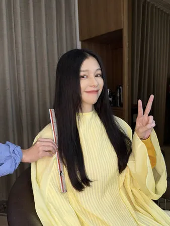 ▲《辛亥隧道》徐若瑄為電影剪去30公分長髮。（圖／華映提供）