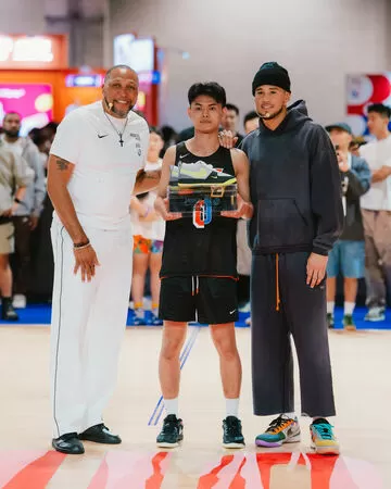 ▲NBA太陽王牌布克盛讚，台籃潛力新星林子皓獲最傑出球員。（圖／Nike提供）