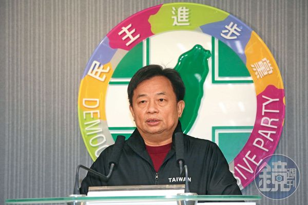 林錫耀今年8月曾指控駭客入侵他的通訊軟體，再截圖拼湊對話、炮製不實資訊，已委請律師提告。