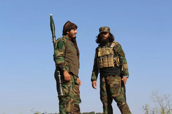 ▲▼阿富汗士兵在阿富汗胡斯特省（Khost province）札宰邁丹區（Zazai Maidan district）邊境地帶警戒 。（圖／達志影像／美聯社）