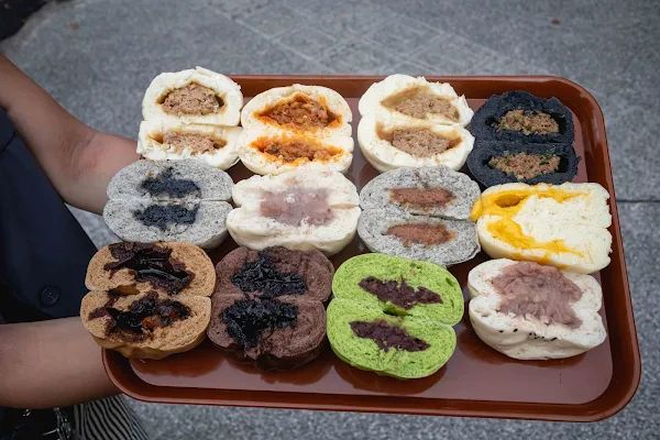 ▲▼台中北區美食推薦「包囍饅頭台中漢口店」，必吃饅頭尬手切冰、和牛化身肉包！（圖／部落客美熊提供）