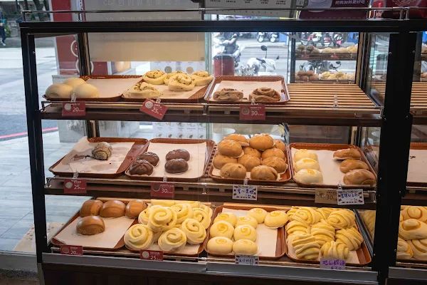 ▲▼台中北區美食推薦「包囍饅頭台中漢口店」，必吃饅頭尬手切冰、和牛化身肉包！（圖／部落客美熊提供）