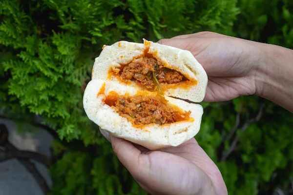 ▲▼台中北區美食推薦「包囍饅頭台中漢口店」，必吃饅頭尬手切冰、和牛化身肉包！（圖／部落客美熊提供）