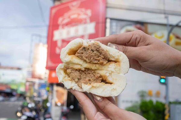 ▲▼台中北區美食推薦「包囍饅頭台中漢口店」，必吃饅頭尬手切冰、和牛化身肉包！（圖／部落客美熊提供）