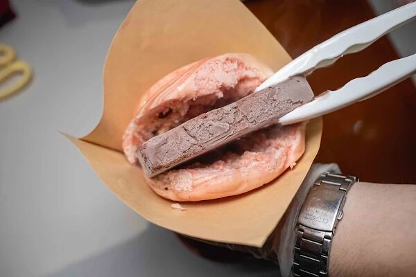 ▲▼台中北區美食推薦「包囍饅頭台中漢口店」，必吃饅頭尬手切冰、和牛化身肉包！（圖／部落客美熊提供）