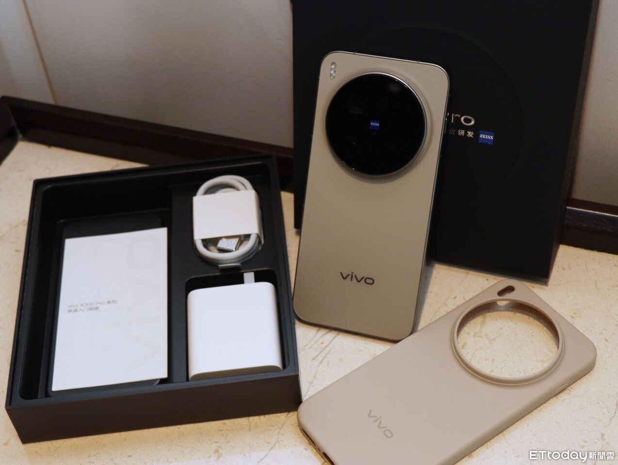 ▲▼     vivo X300        。（圖／記者蘇晟彥攝）