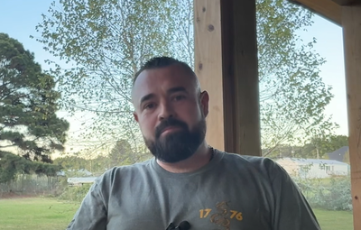 為救14歲女兒「射殺性侵犯」被控罪　勇爸怒控司法失敗宣布選警長