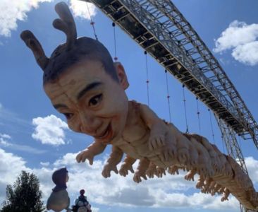 陸藝術家為女兒打造幻想童話王國　人體蜈蚣...三面女童惹議