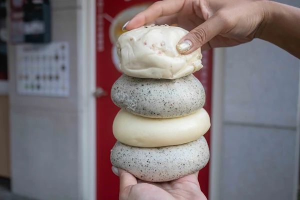 ▲▼台中北區美食推薦「包囍饅頭台中漢口店」，必吃饅頭尬手切冰、和牛化身肉包！（圖／部落客美熊提供）