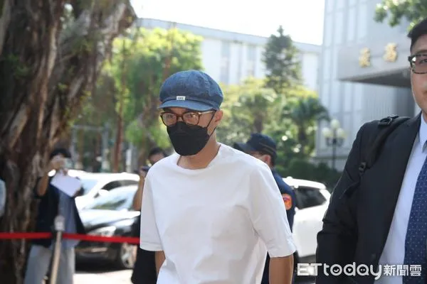 ▲李威首度於改為通常程序後以污點證人身分現身台北地院出庭。（圖／記者黃哲民攝）