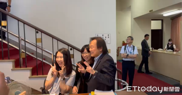 ▲▼民進黨立委王世堅爆紅。（圖／記者黃國霖攝）