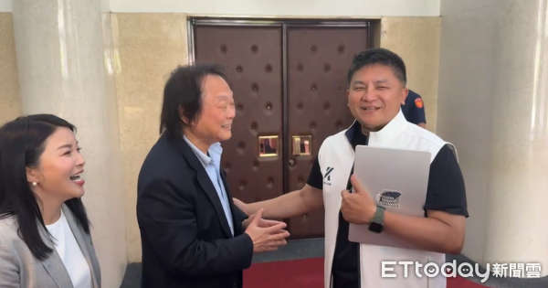 ▲▼民進黨立委王世堅爆紅。（圖／記者黃國霖攝）