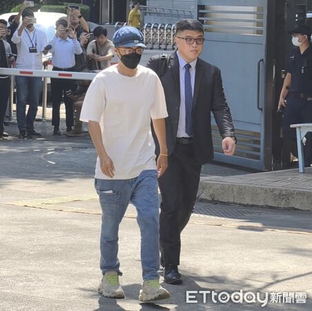 ▲▼精舍命案，死者蔡女家屬委任律師黃中麟。被告藝人李威。（圖／記者黃哲民攝）
