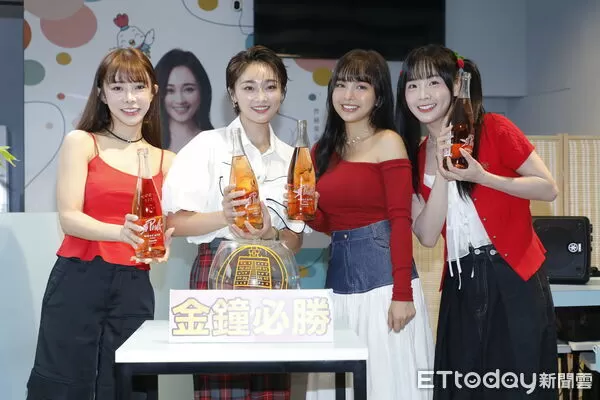 ▲▼張文綺、徐凱希、籃籃、巫苡萱《天才衝衝衝》金鐘活動。（圖／記者湯興漢攝）