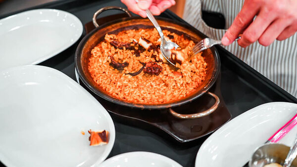 ▲▼日本沖繩美食「Mediterranean Grill OCTO」！古宇利島夕陽下的浪漫晚餐，必吃鎮店之寶章魚燉飯。（圖／部落客胖貓提供）