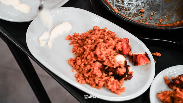 ▲▼日本沖繩美食「Mediterranean Grill OCTO」！古宇利島夕陽下的浪漫晚餐，必吃鎮店之寶章魚燉飯。（圖／部落客胖貓提供）