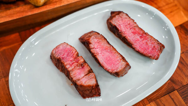 ▲▼日本沖繩美食「Mediterranean Grill OCTO」！古宇利島夕陽下的浪漫晚餐，必吃鎮店之寶章魚燉飯。（圖／部落客胖貓提供）