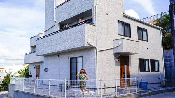 ▲▼日本沖繩青之洞窟附近住宿首選「JV沖繩民泊」，10人包棟，自助入住中文溝通零障礙！（圖／部落客胖貓提供）