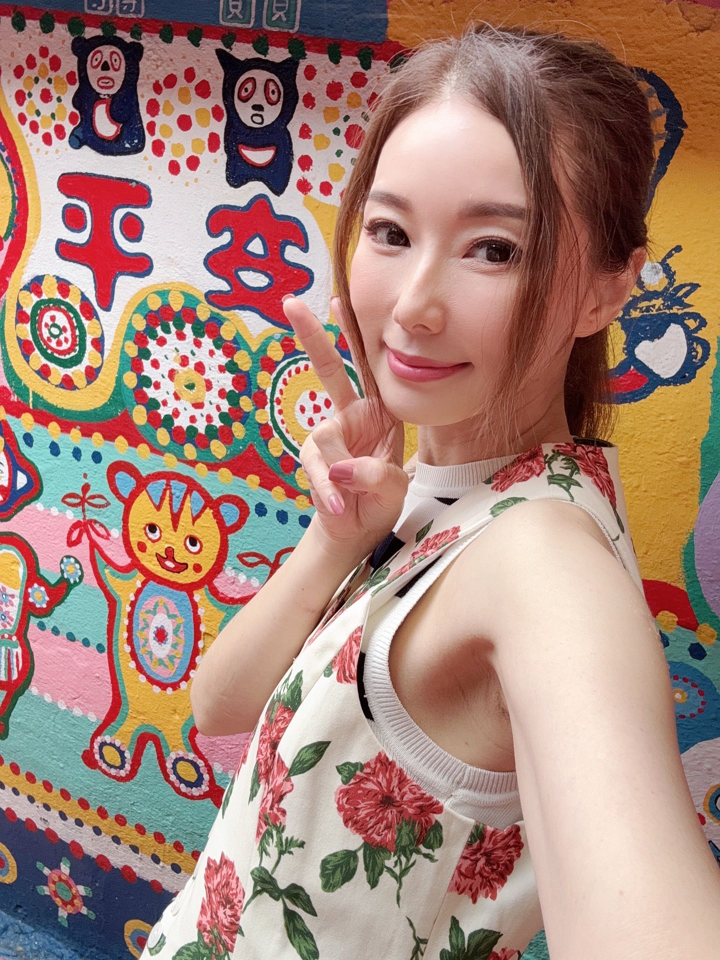 ▲▼《回魂計》劇中激吻尹浩宇的女演員是新加坡女星林湘萍。（圖／翻攝自Netflix）