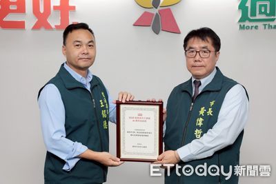 台南智慧停車系統奪AI應用卓越獎　黃偉哲：科技助攻城市治理升級