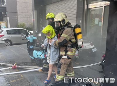 快訊／台南透天厝火警救出1人　電動機車疑「充電起火」