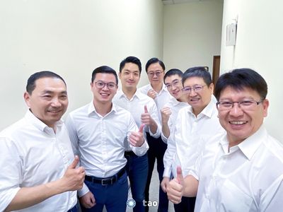 貼5縣市長合照談黨主席選舉 朱立倫子弟兵凌濤表態:票投中間藍
