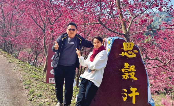 立委高金素梅（右）侄子高晉揚（左）被指控，身為泰安鄉代卻主導「河川線變更」圖利財團。（翻攝高晉揚臉書）