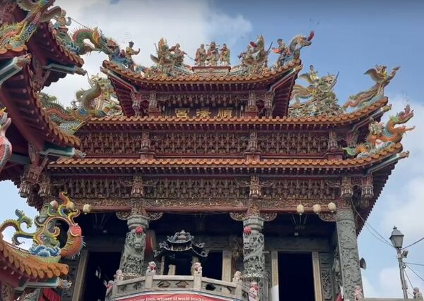 ▲埔鹽順澤宮送限量版鏟子超人帽，為前往花蓮災區無名英雄致敬。（圖／記者唐詠絮翻攝）