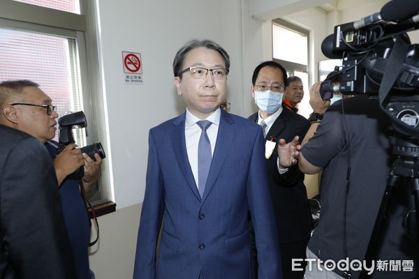 ▲蔡明彥29日到立法院外委會專報並於會受訪。（圖／記者湯興漢攝）