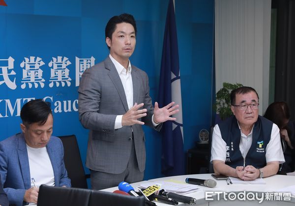 ▲▼蔣萬安向國民黨黨團說明重大議法案。（圖／記者周宸亘攝）