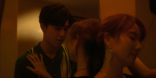 ▲▼《回魂計》劇中激吻尹浩宇的女演員是新加坡女星林湘萍。（圖／翻攝自Netflix）