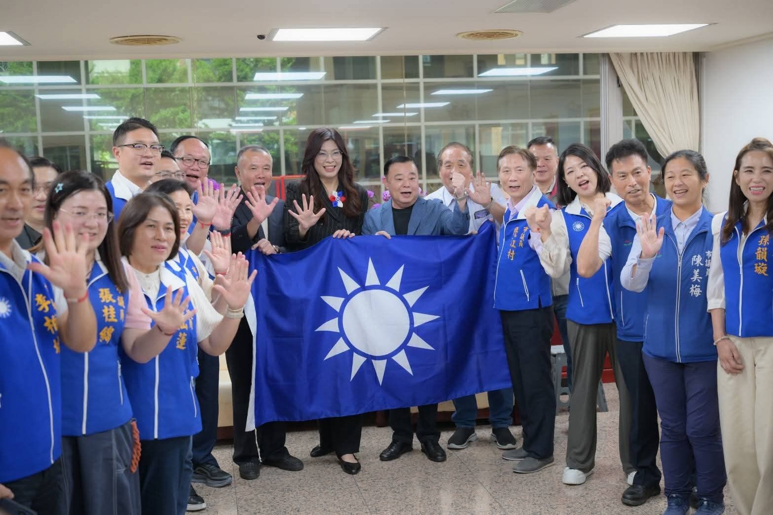 ▲鄭麗文獲桃園市議長邱奕勝及國民黨團支持。（圖／翻攝自Facebook／詹江村）