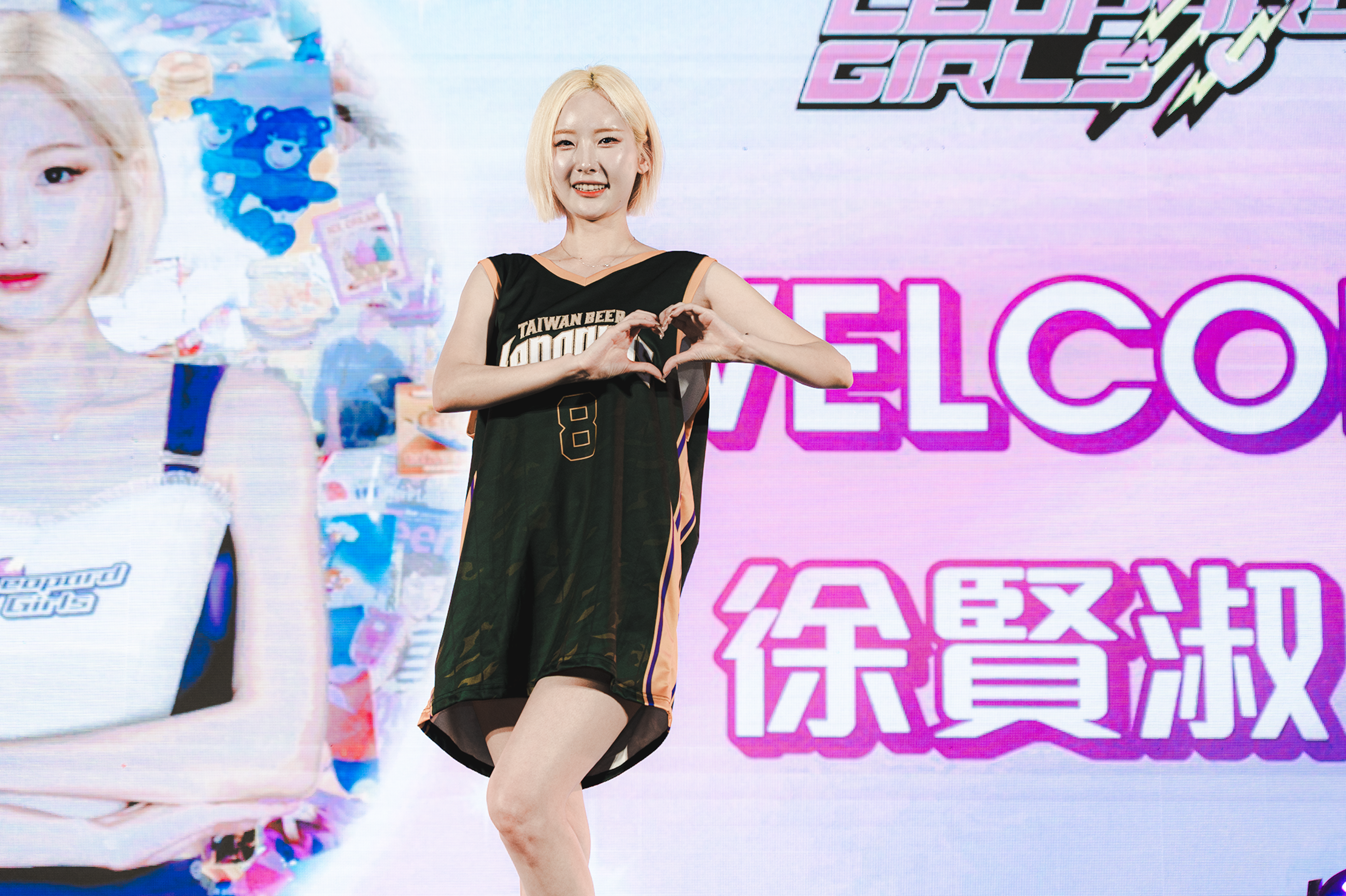 ▲▼雲豹新隊王皓吉、副隊長高錦瑋、執行長張建偉、永豐銀行總經理莊銘福共同揭露年度口號；韓國啦啦隊傳奇人物「徐賢淑」重磅加盟浪LIVE電豹女；啤永豐雲豹全員大合照。（圖／雲豹提供）