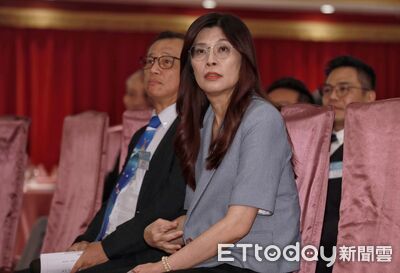 被爆勸郭台銘選總統、批侯友宜「奄奄一息」　鄭麗文：太抬舉我了