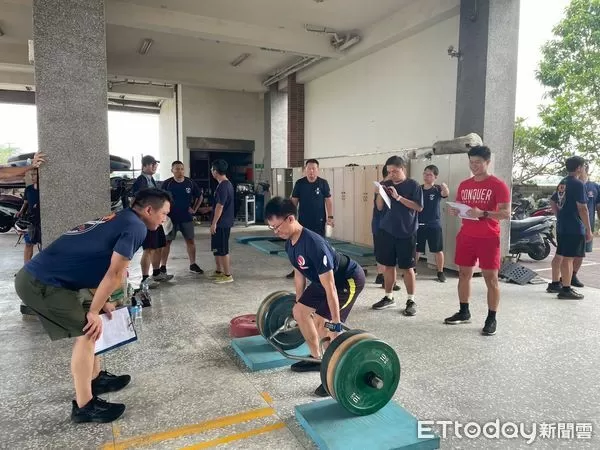 ▲南消第二大隊舉辦新式體技能測驗，消防員挑戰7項體能項目，強化救災基礎。（記者林東良翻攝，下同）