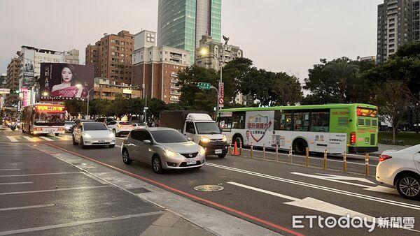 ▲勤美商圈,爵士音樂節。（圖／記者游瓊華翻攝）