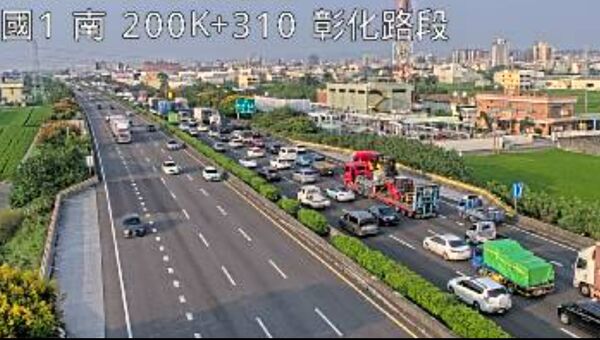 ▲國1北199K貨車翻覆。（圖／翻攝自國道1968）