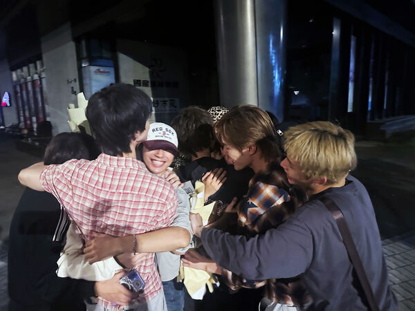 ▲《轉過頭幫你擦眼淚 Smile After Tears》順利殺青。（圖／踢帕娛樂）