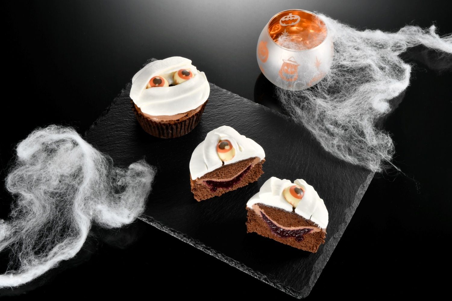 ▲亞尼克、85度C萬聖節蛋糕。（圖／各業者提供）